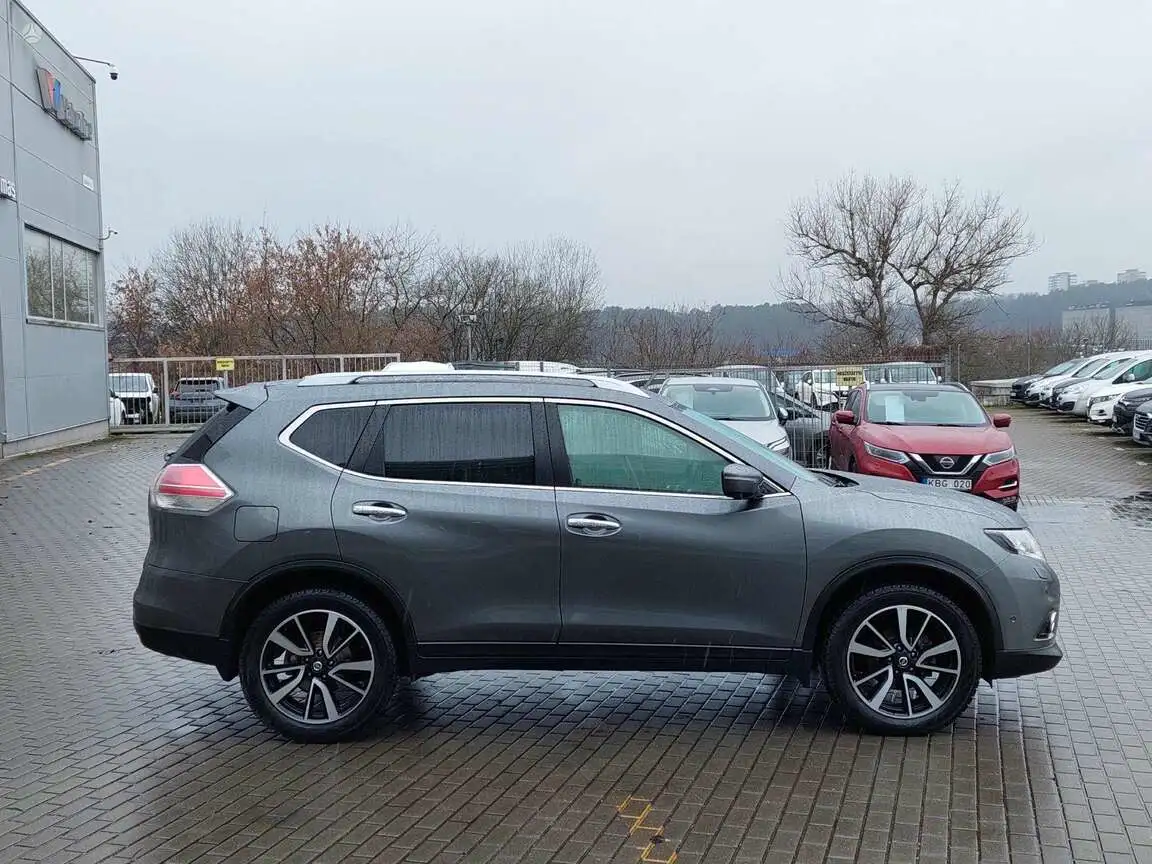 NISSAN X-TRAIL