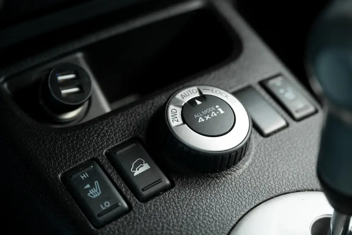 NISSAN X-TRAIL