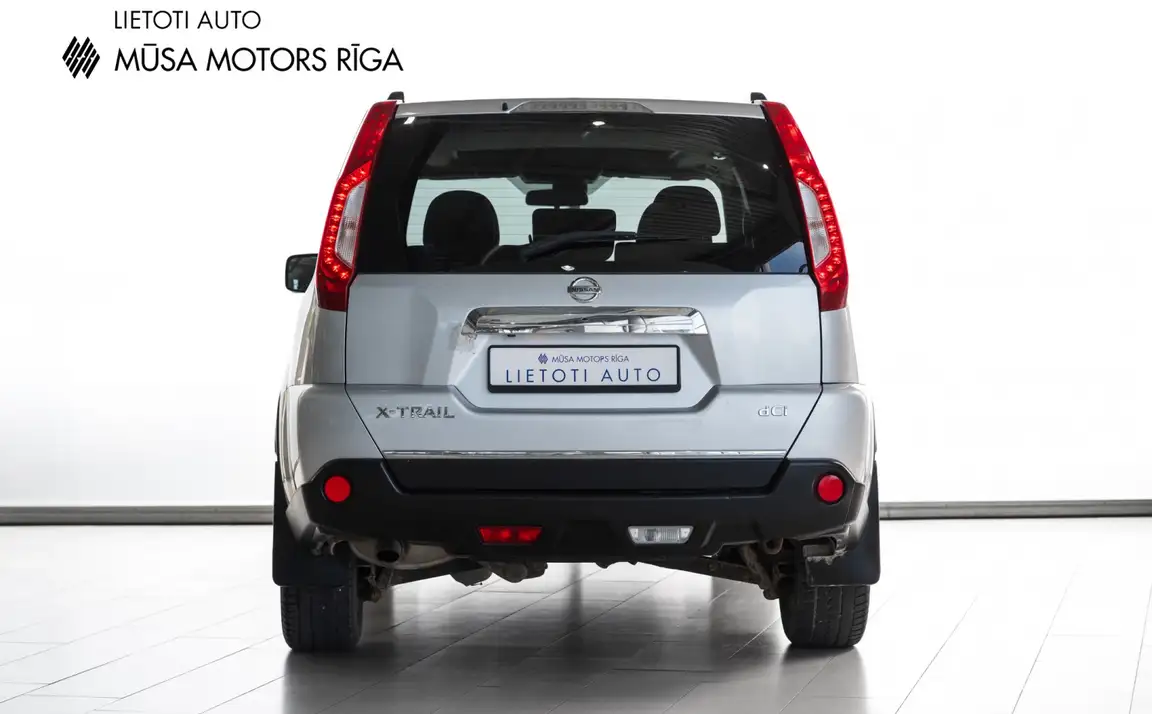 NISSAN X-TRAIL