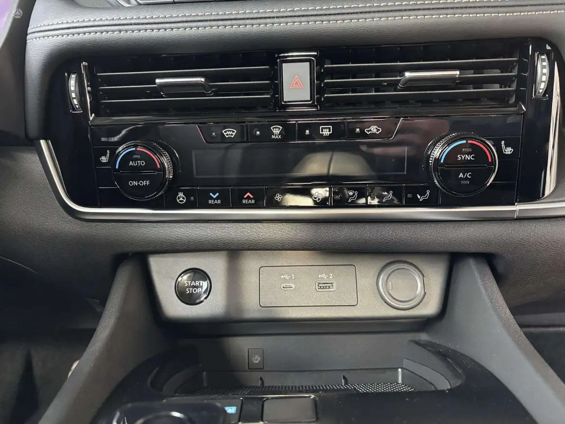 NISSAN X-TRAIL