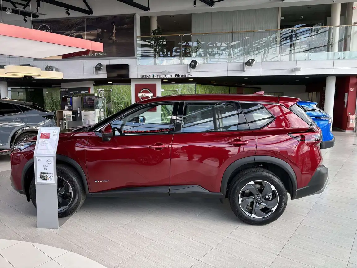 NISSAN X-TRAIL