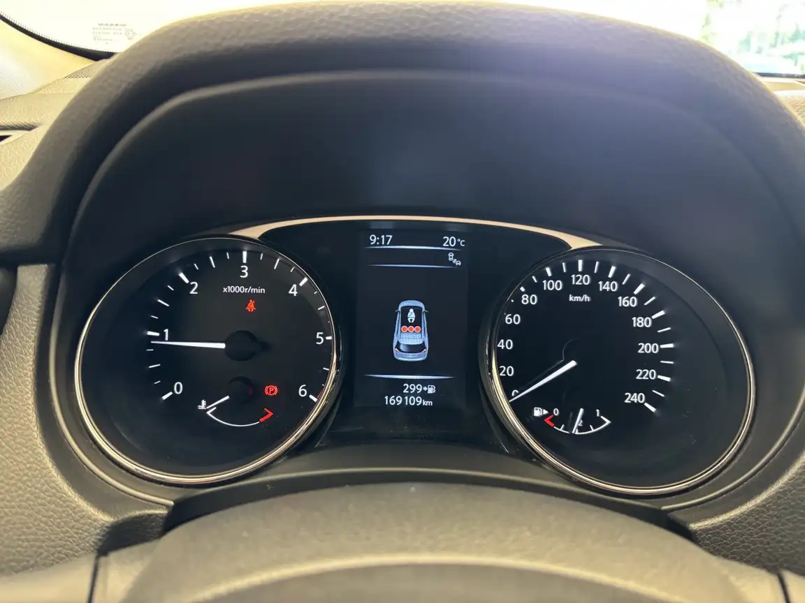 NISSAN X-TRAIL