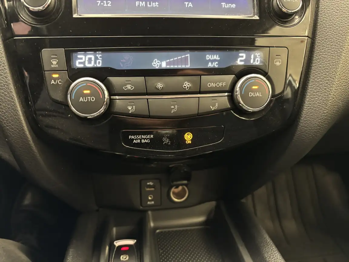 NISSAN X-TRAIL