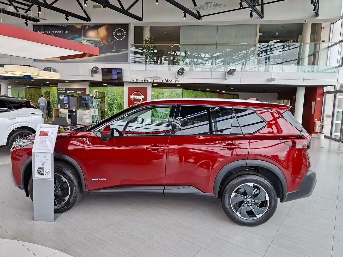 NISSAN X-TRAIL