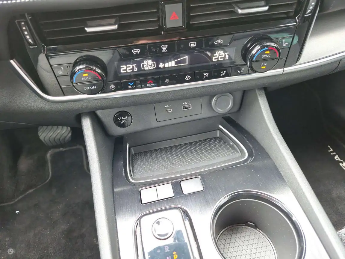NISSAN X-TRAIL