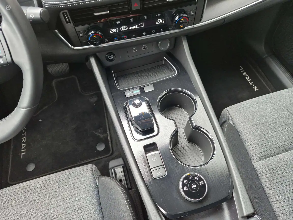 NISSAN X-TRAIL