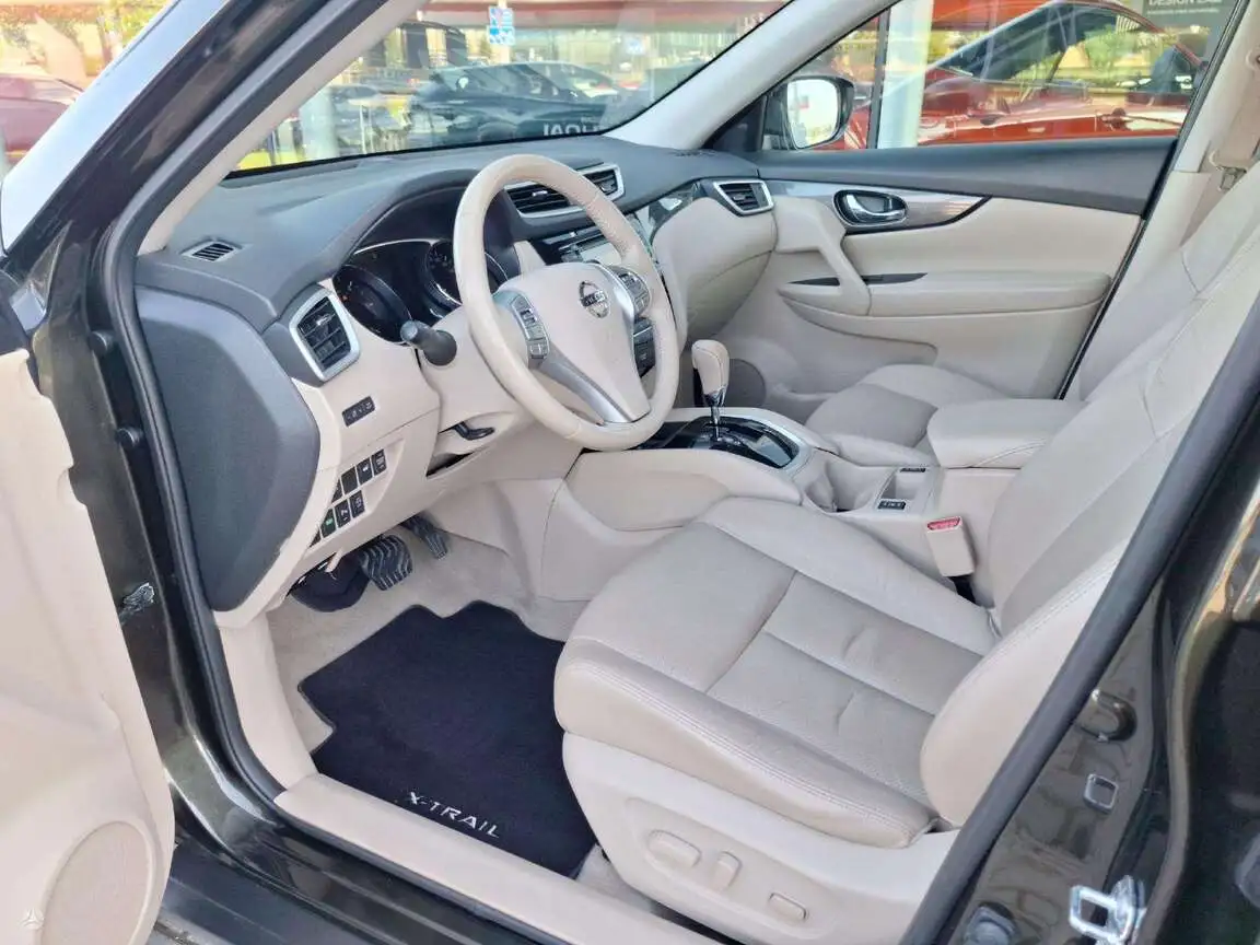 NISSAN X-TRAIL