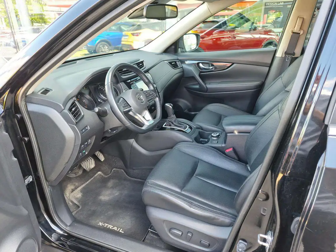 NISSAN X-TRAIL