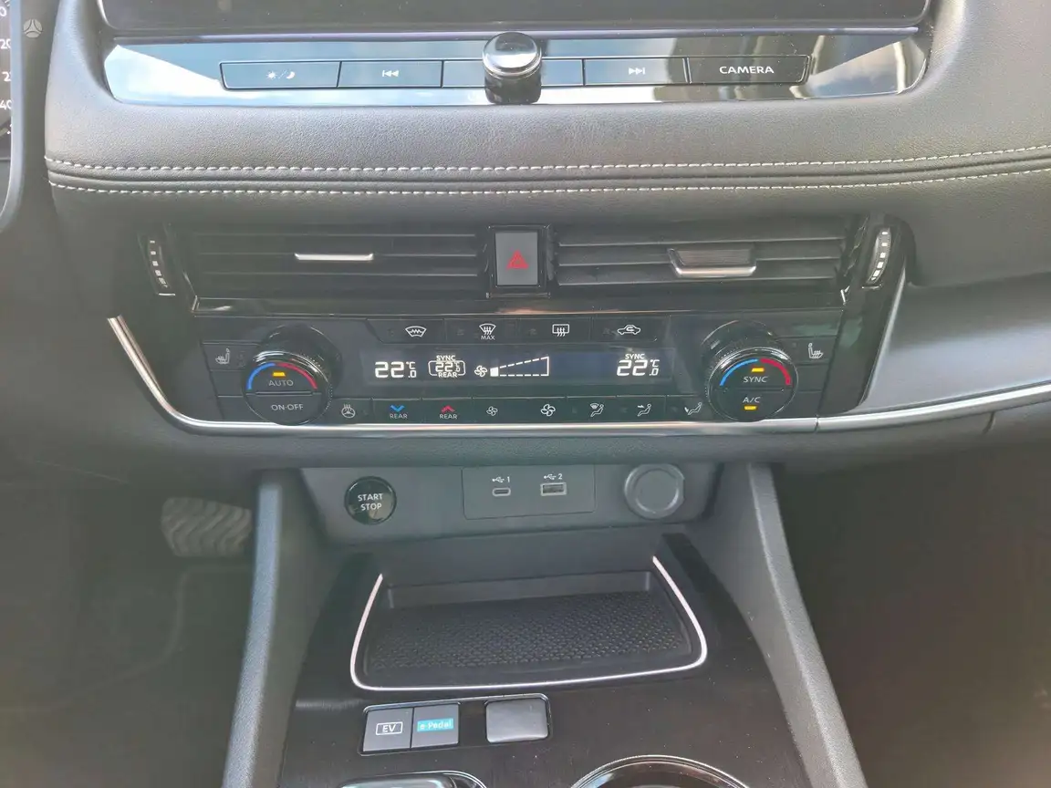 NISSAN X-TRAIL