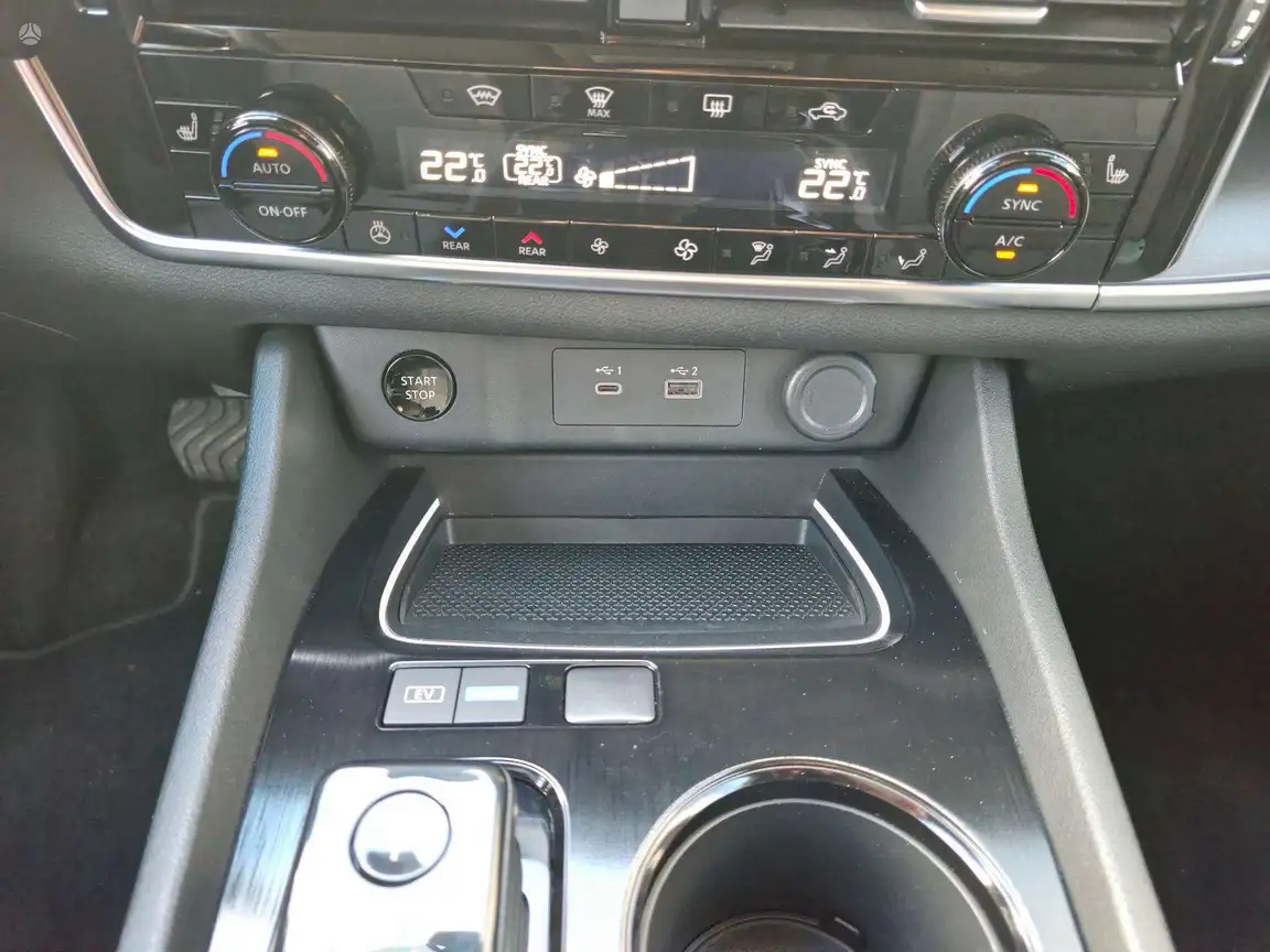 NISSAN X-TRAIL