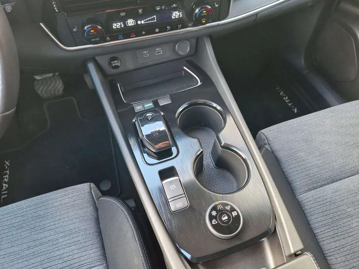 NISSAN X-TRAIL