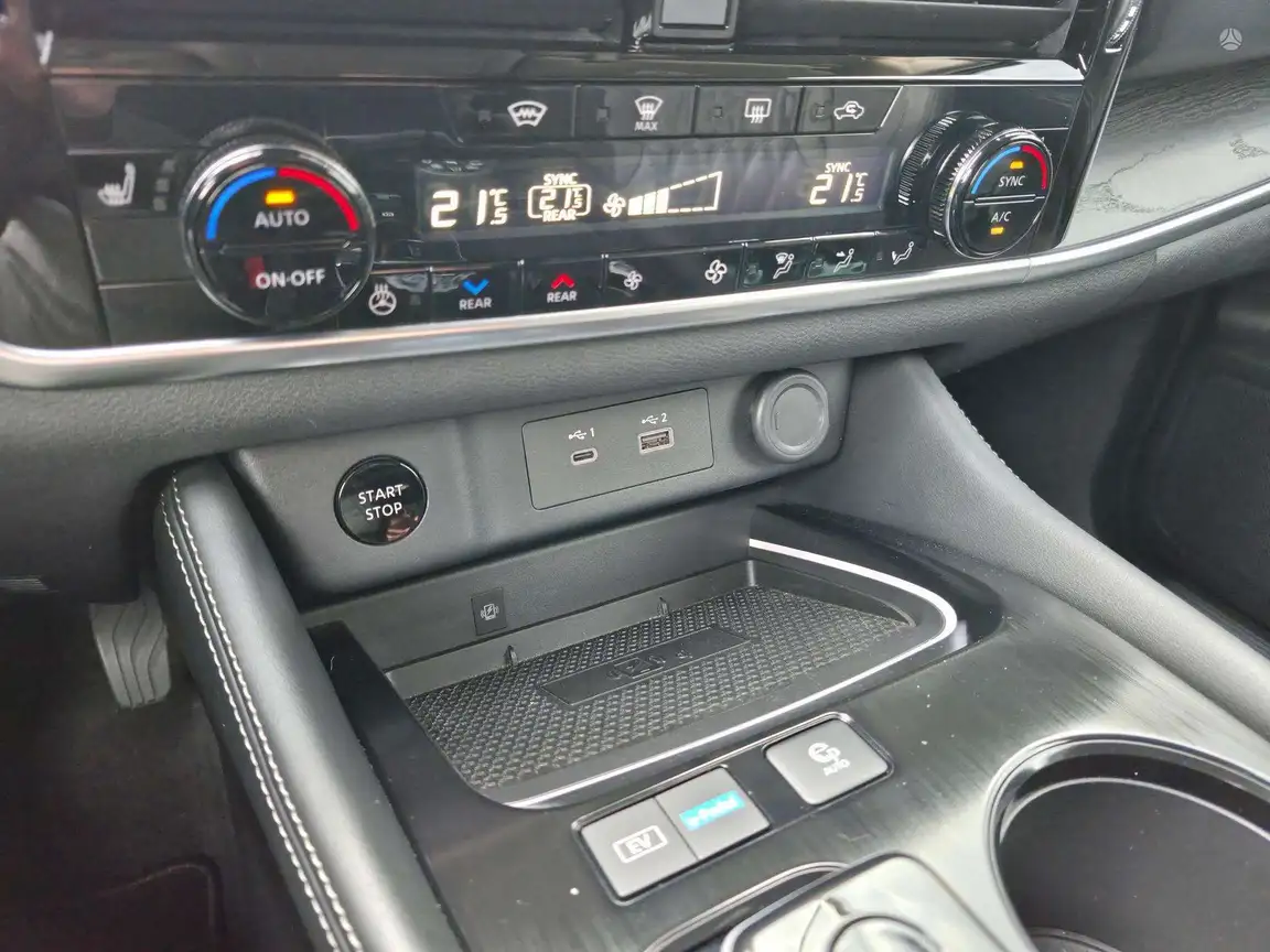 NISSAN X-TRAIL