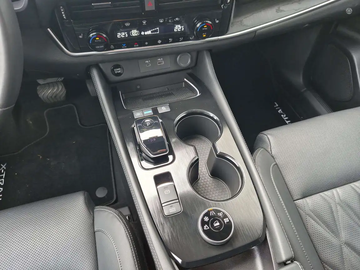 NISSAN X-TRAIL