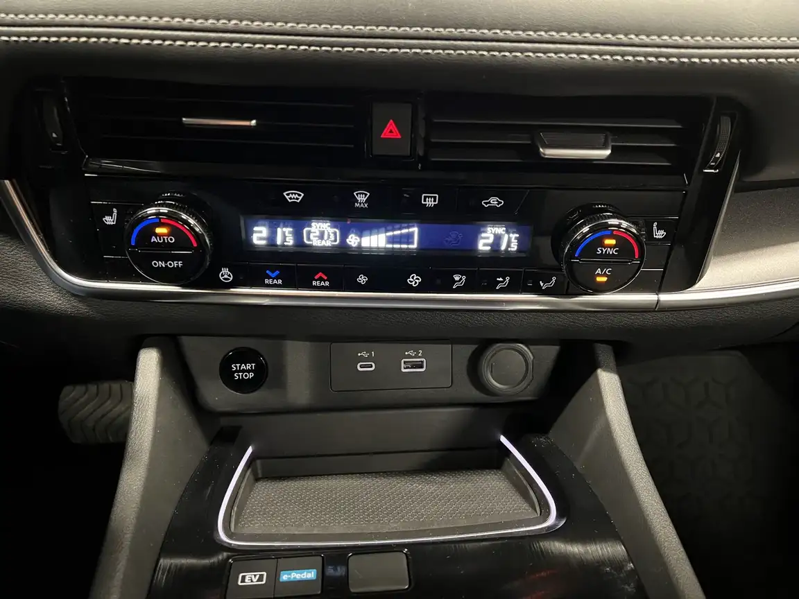 NISSAN X-TRAIL