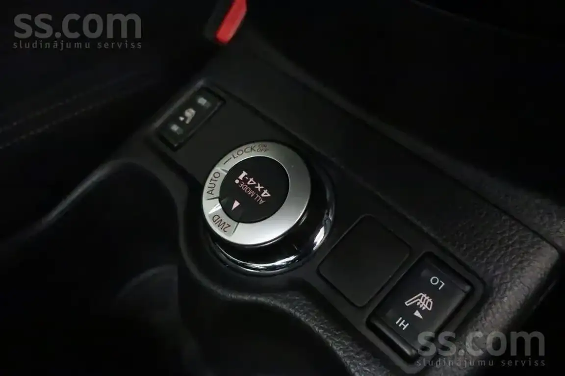 NISSAN X-TRAIL