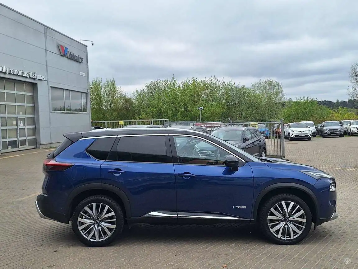 NISSAN X-TRAIL