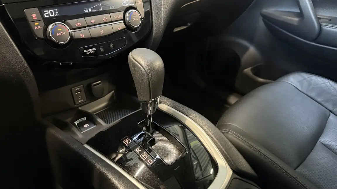 NISSAN X-TRAIL