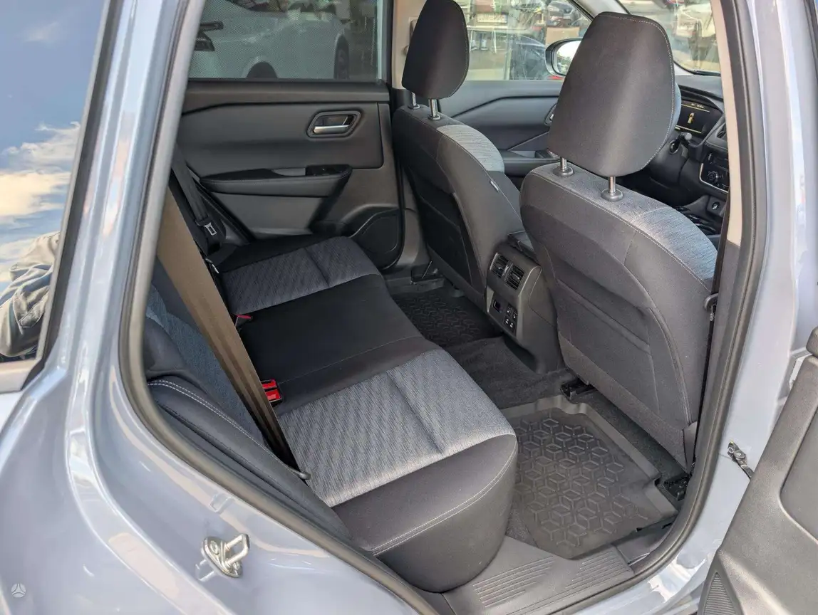 NISSAN X-TRAIL