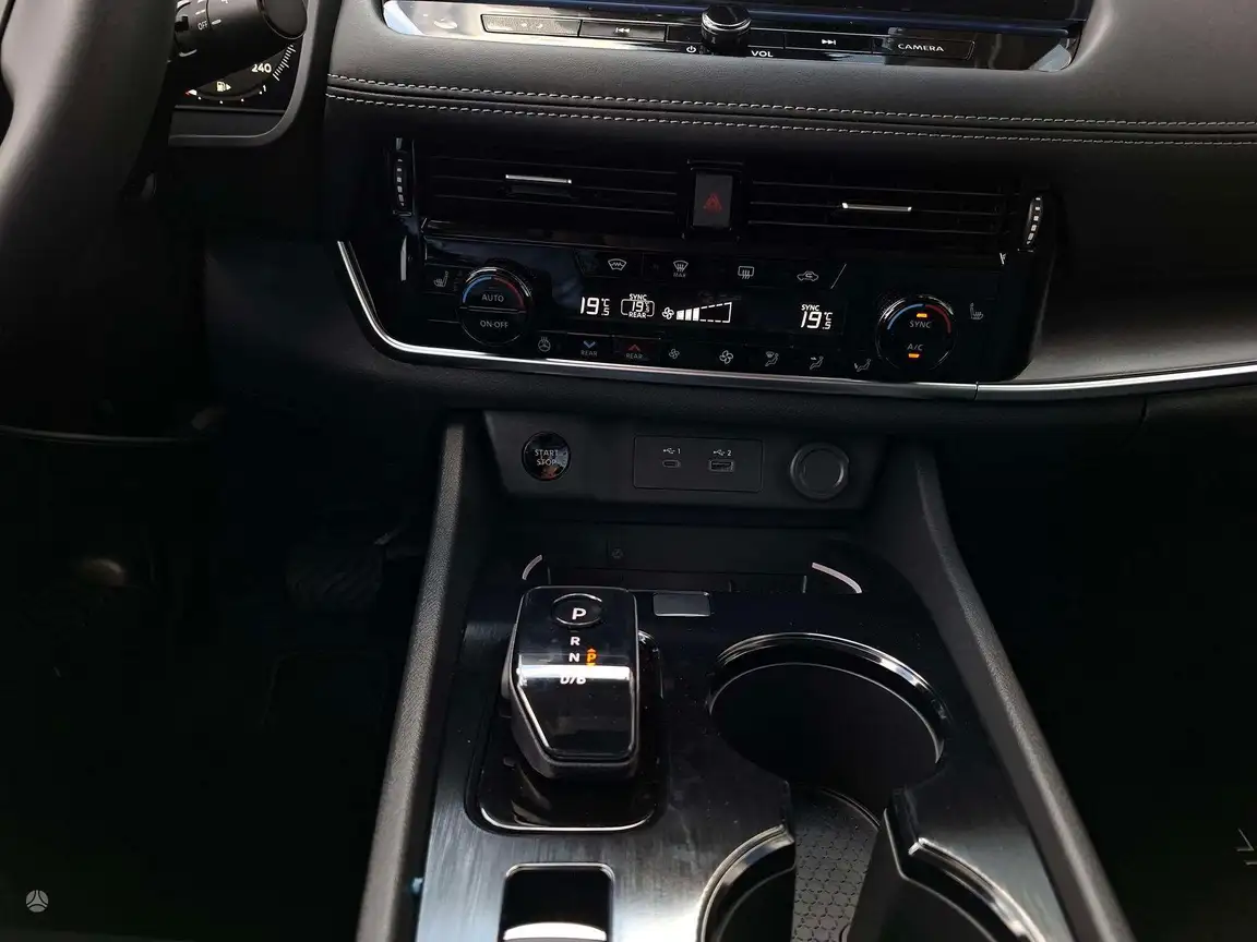 NISSAN X-TRAIL