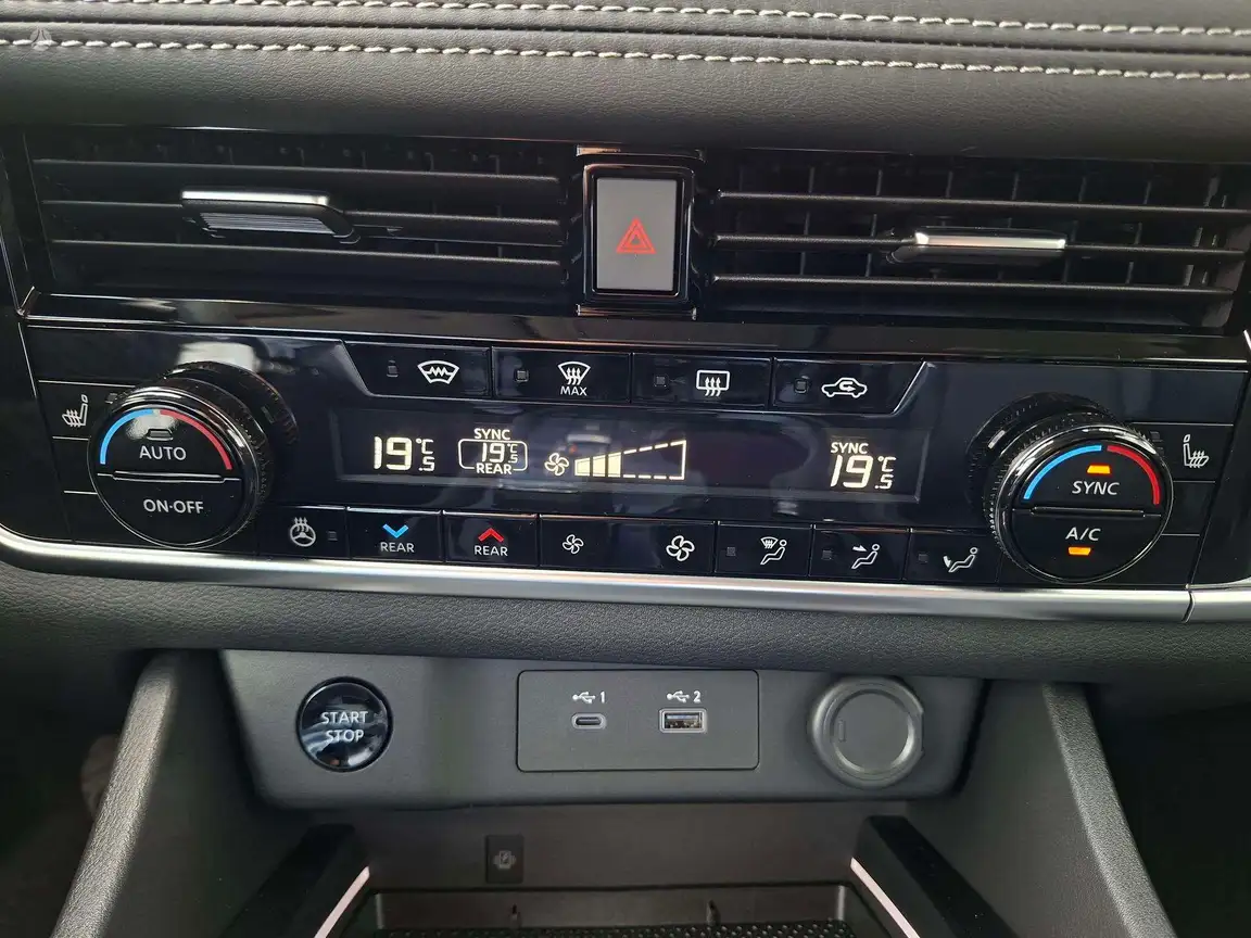 NISSAN X-TRAIL