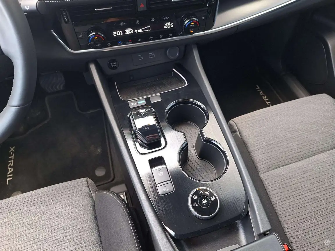 NISSAN X-TRAIL