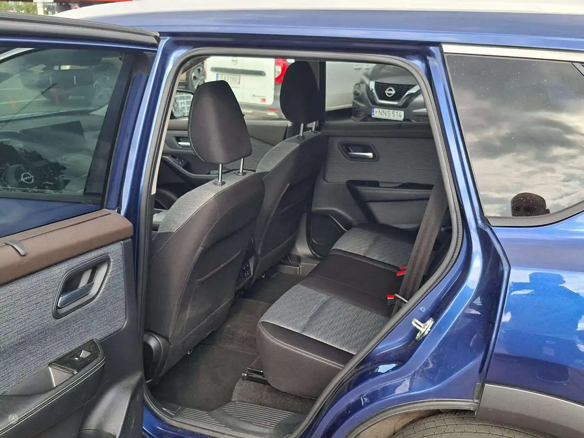 NISSAN X-TRAIL