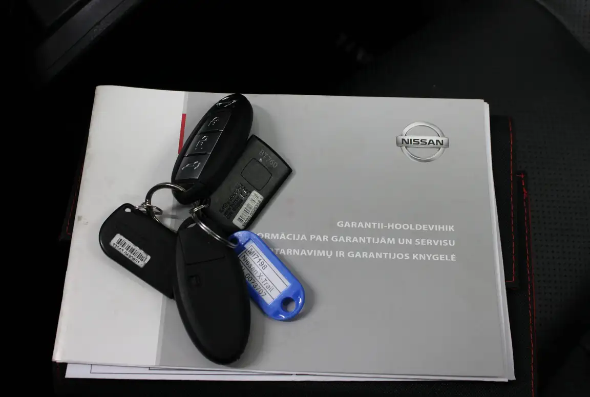 NISSAN X-TRAIL