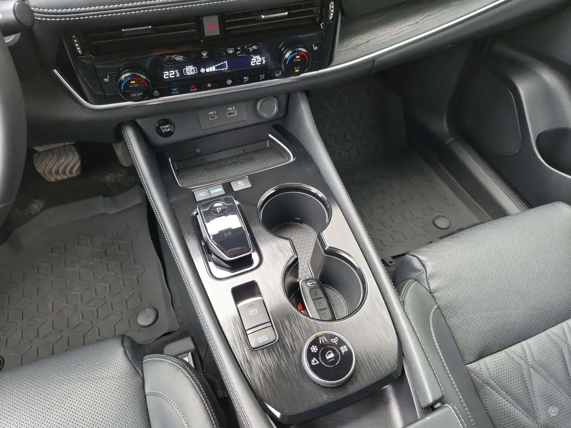 NISSAN X-TRAIL