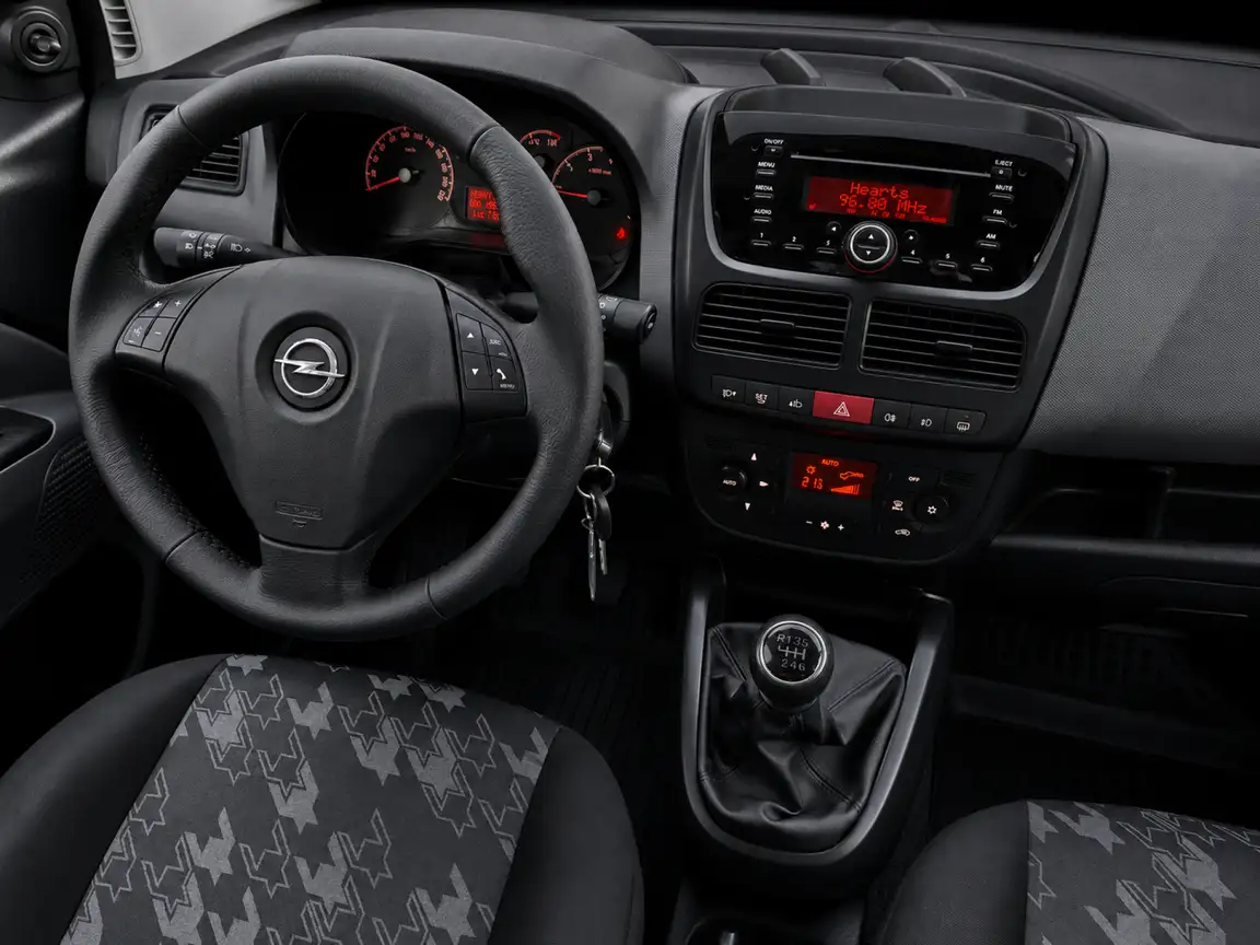 OPEL COMBO