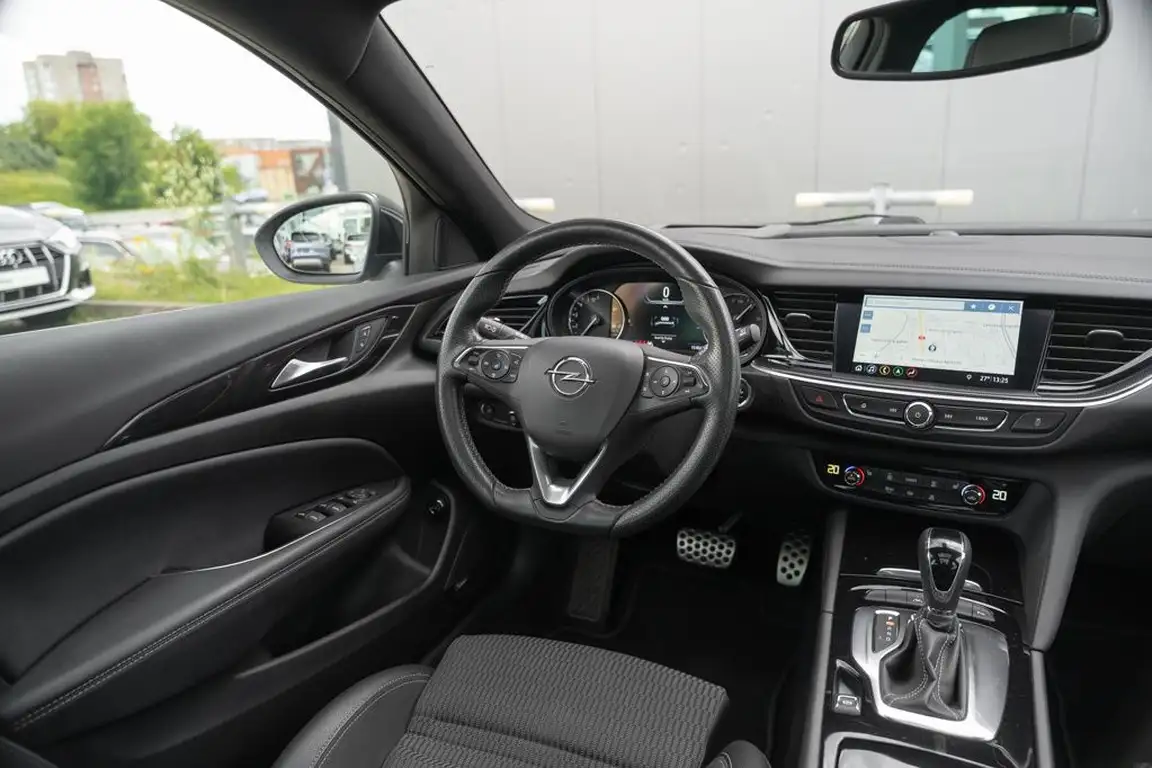 OPEL INSIGNIA