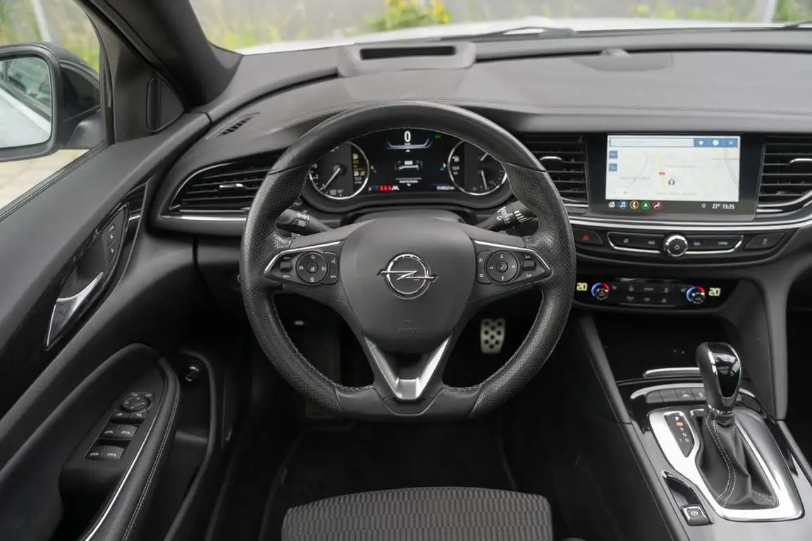 OPEL INSIGNIA