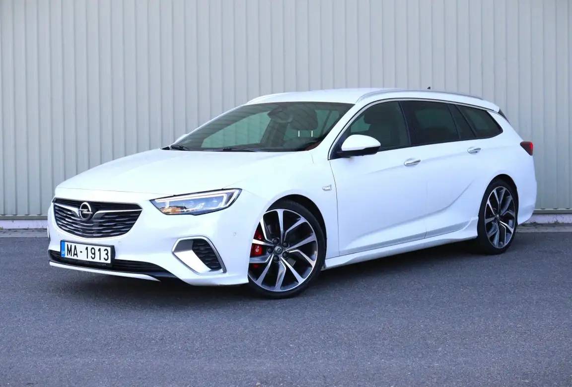 OPEL INSIGNIA SPORTS TOURER