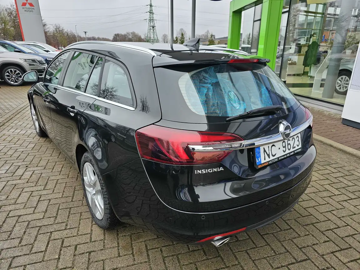 OPEL INSIGNIA SPORTS TOURER