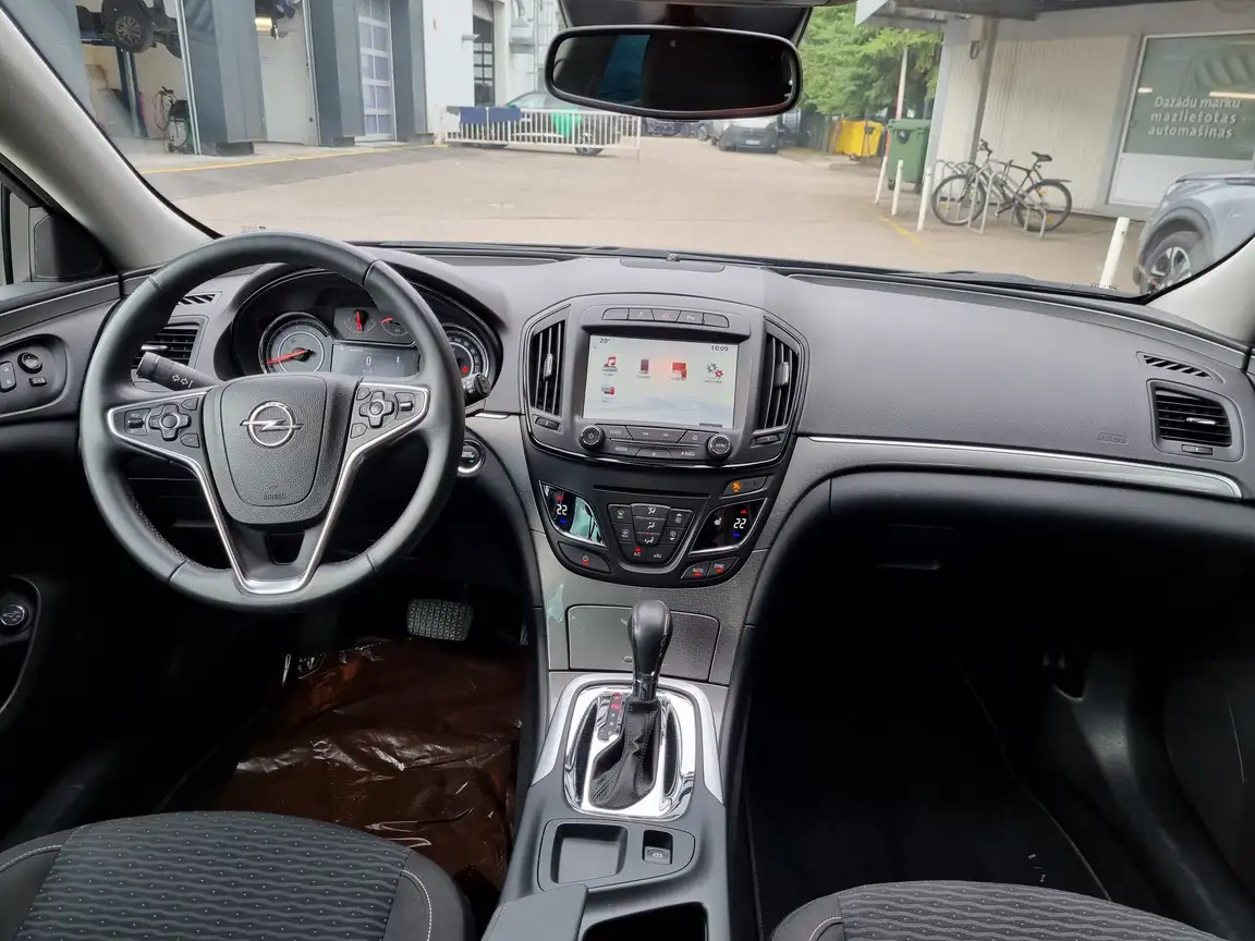 OPEL INSIGNIA