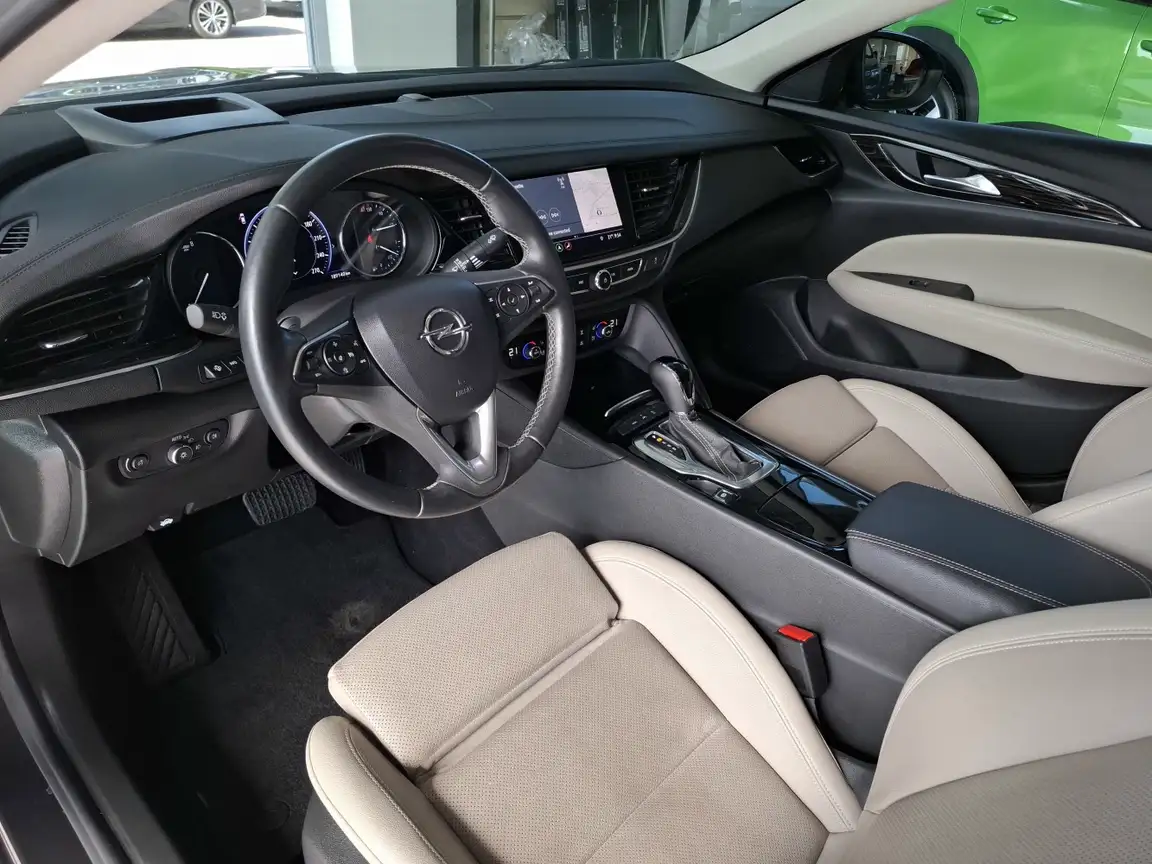 OPEL INSIGNIA