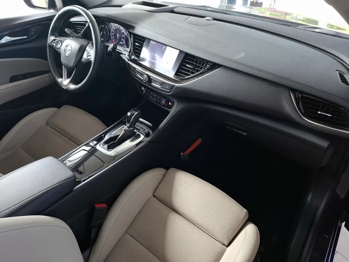 OPEL INSIGNIA