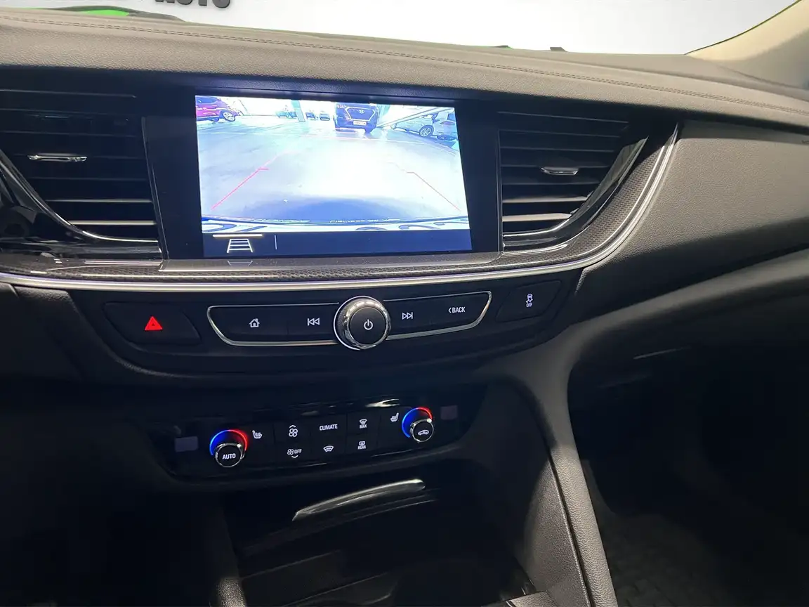 OPEL INSIGNIA