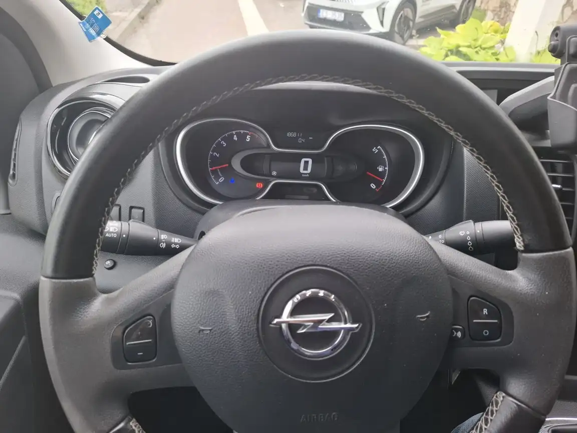 OPEL VIVARO