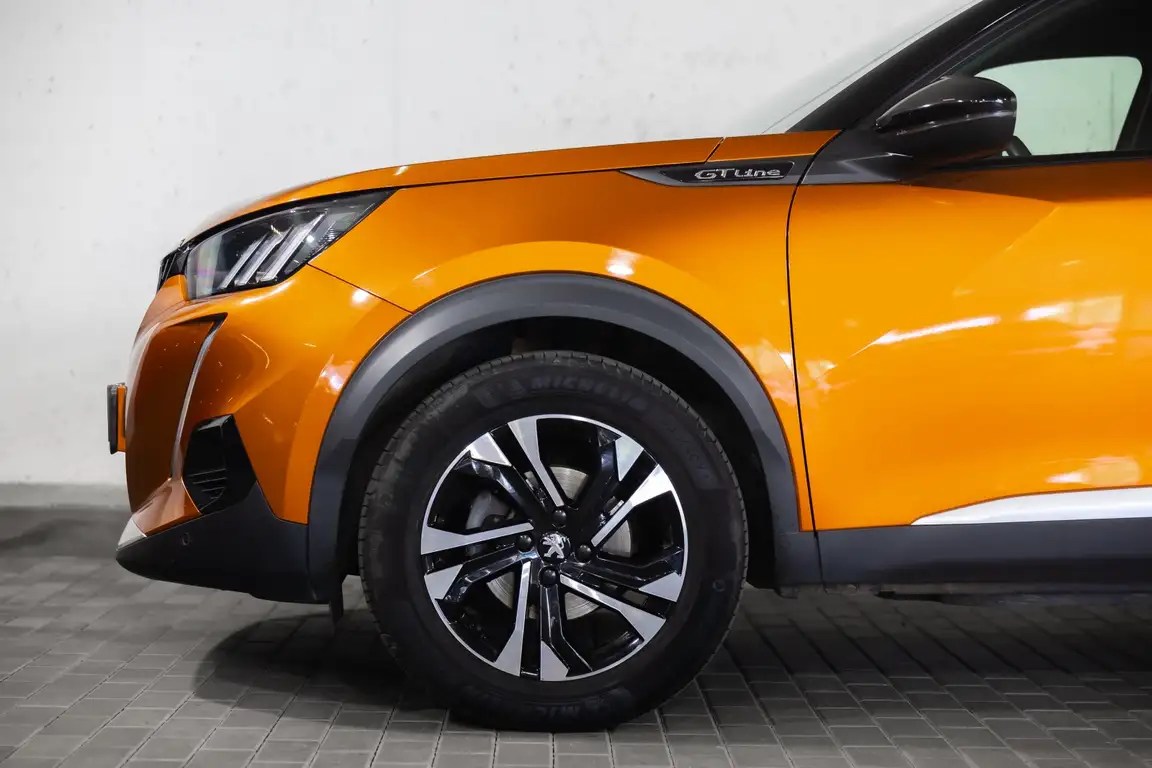 PEUGEOT 2008