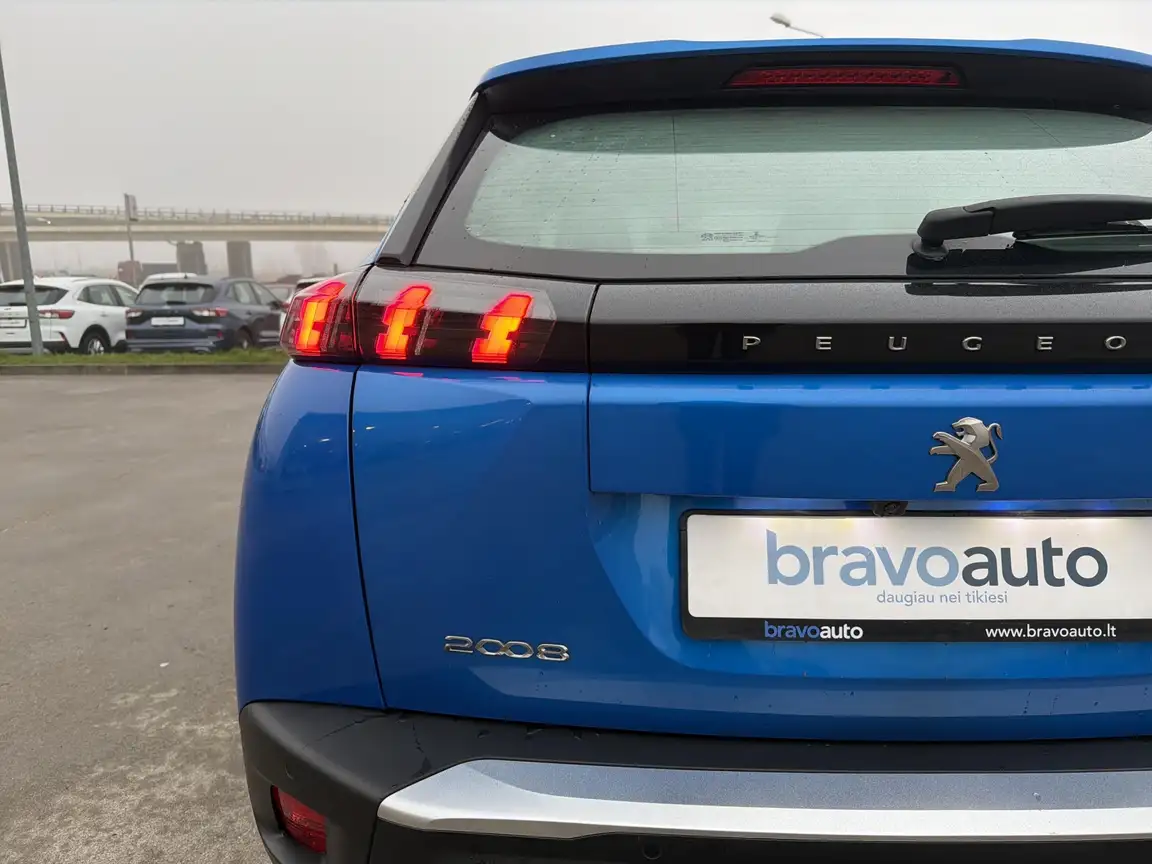 PEUGEOT 2008