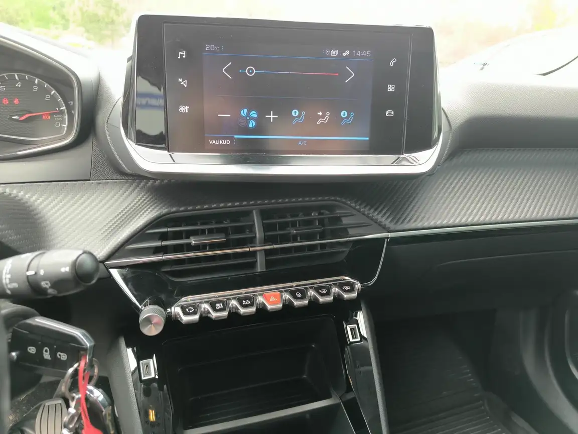 PEUGEOT 2008