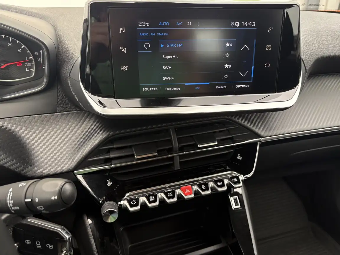 PEUGEOT 2008