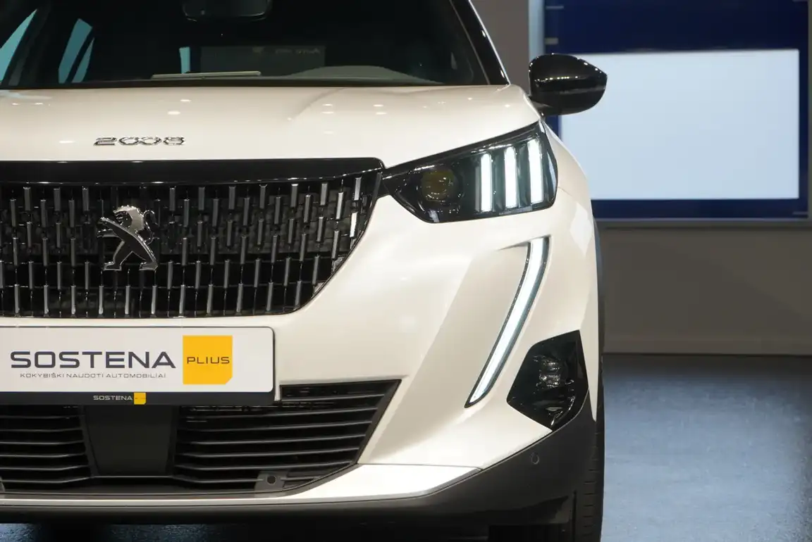 PEUGEOT 2008