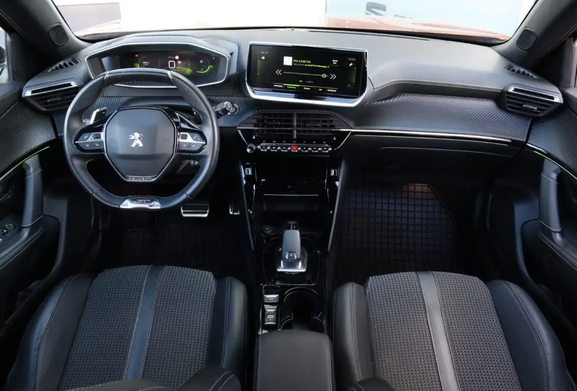 PEUGEOT 2008