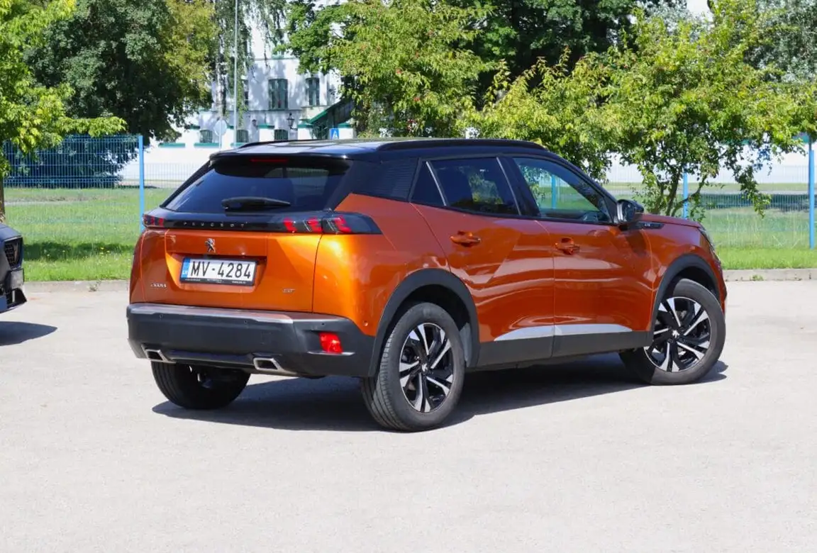 PEUGEOT 2008