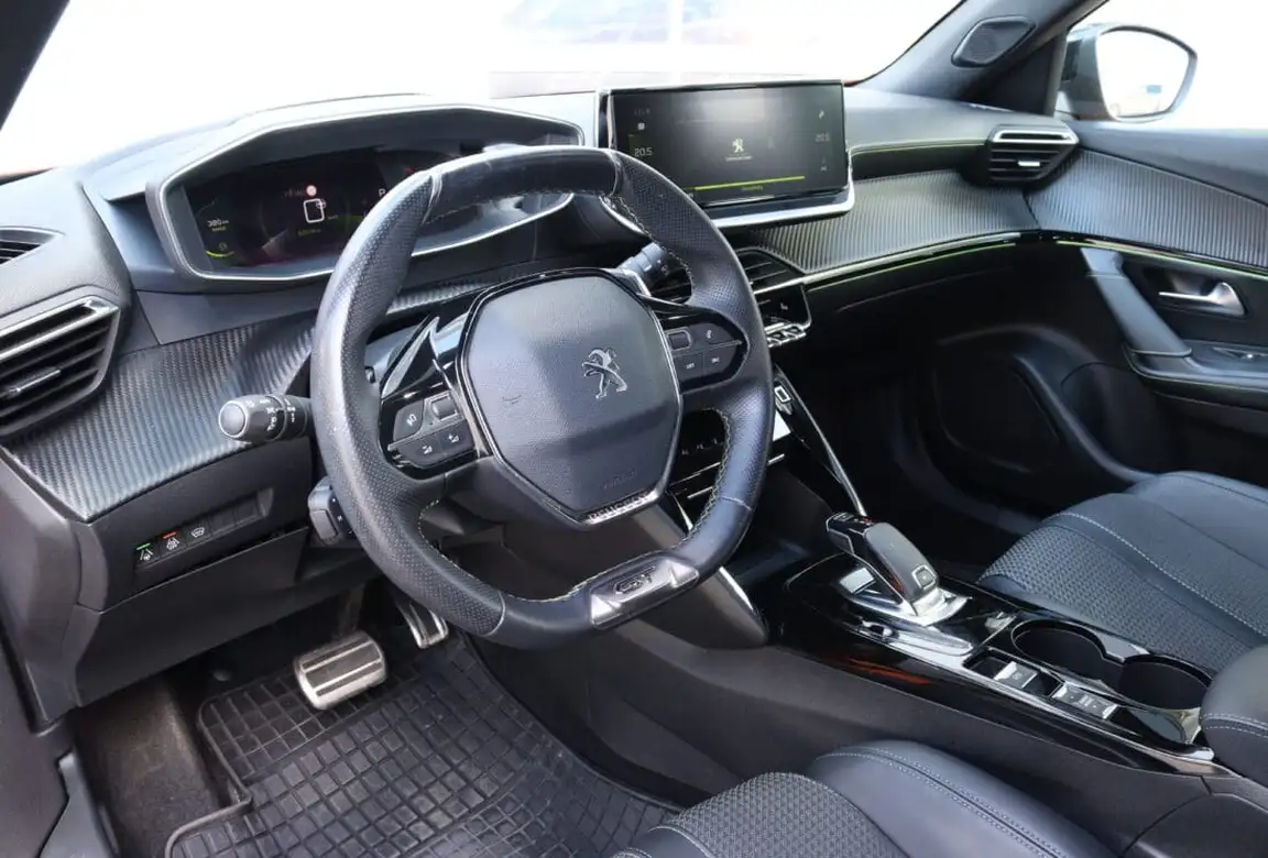 PEUGEOT 2008