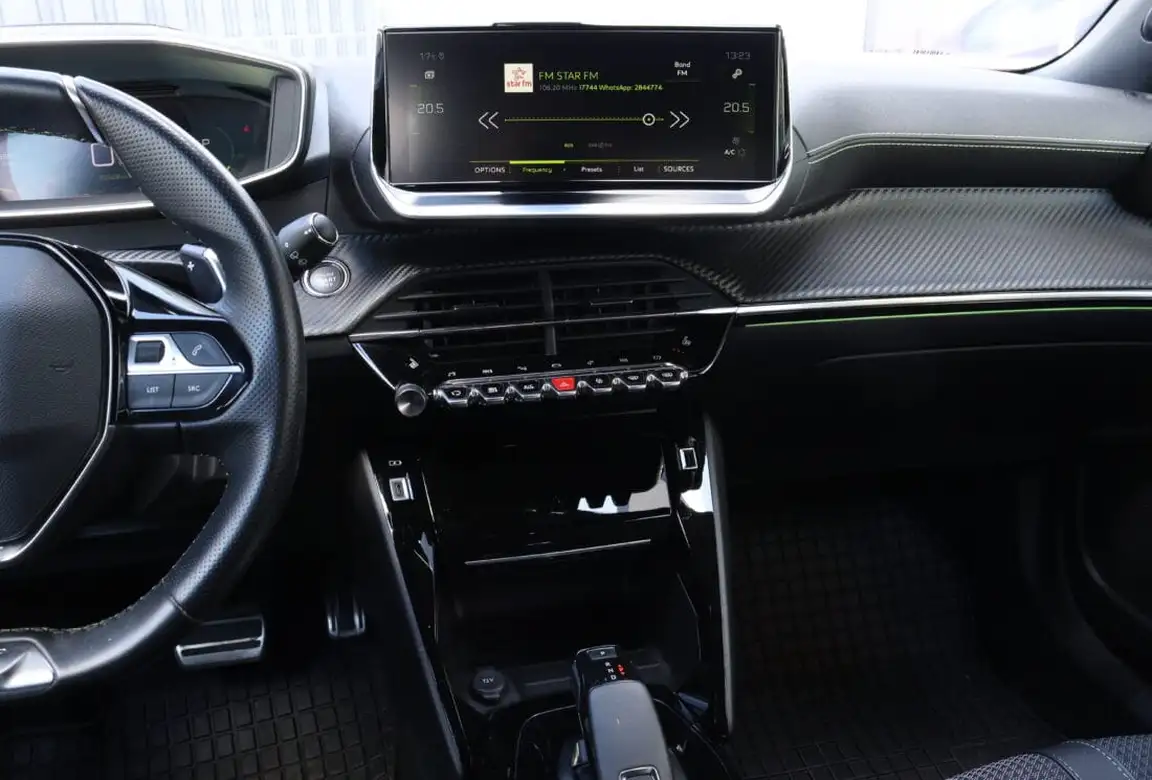PEUGEOT 2008