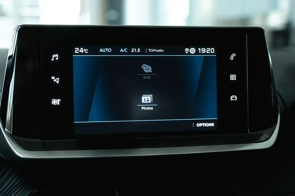 PEUGEOT 2008