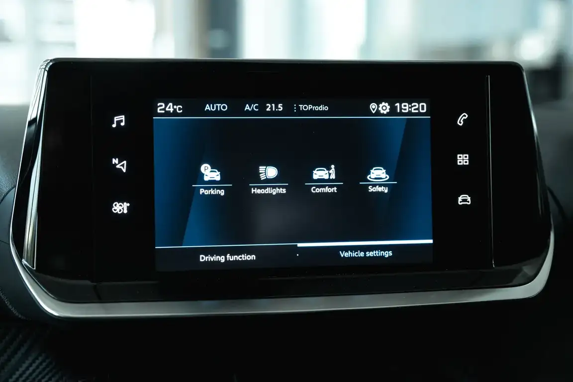 PEUGEOT 2008