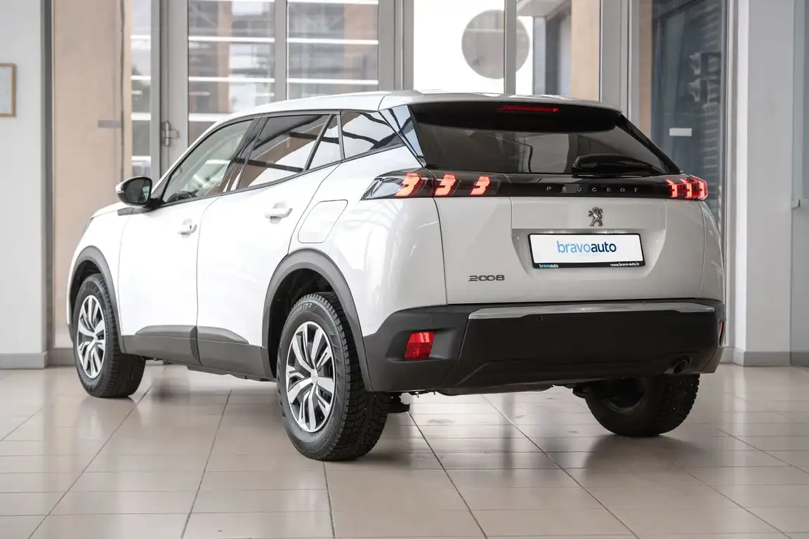 PEUGEOT 2008